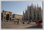 milan piazza del duomo