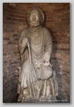 cloitre médiéval de la basilique saint stéphane de Bologne