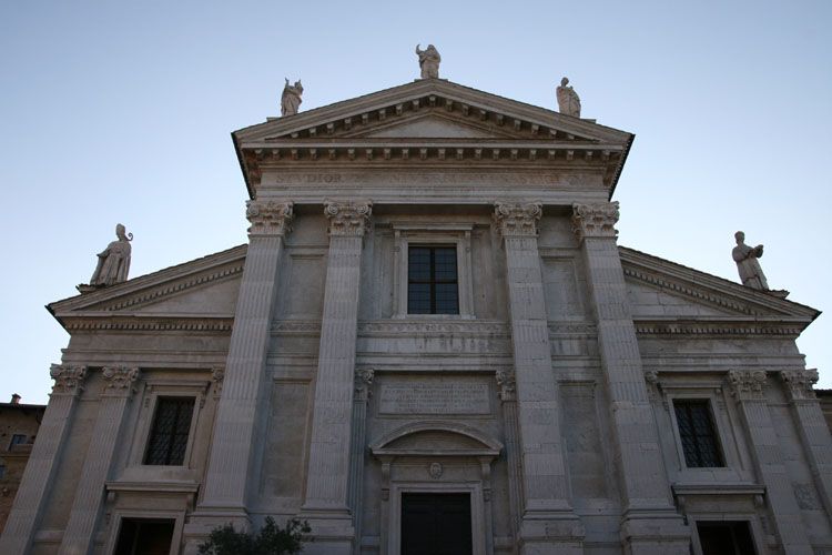 urbino_duomo_8656.jpg