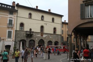 piazza-mercato-delle-scarpe-bergamo_8410