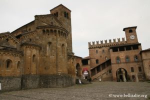 piazza del municipio, castell'arquato