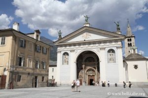 foto della cattedrale di aosta