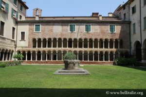 Foto del chiostro dei canonici di verona