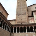 chiostro medievale, bologna