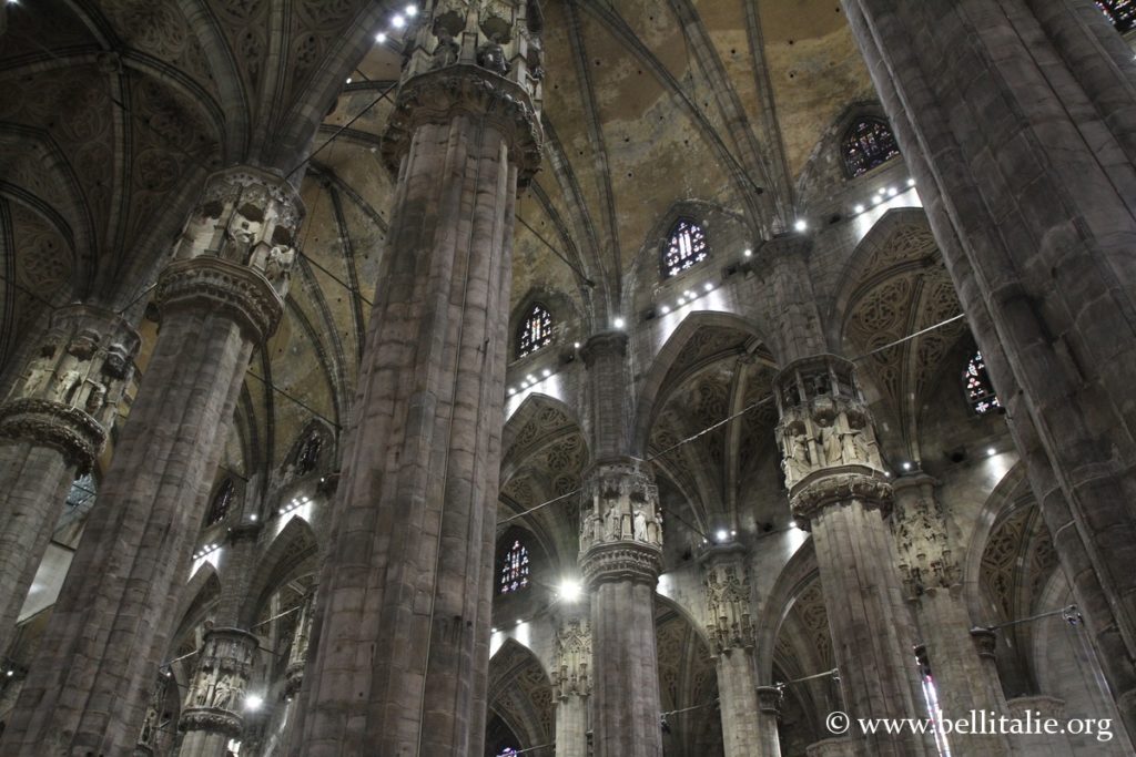 foto del interno del duomo di milano 7953