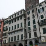 palazzata di Sottoripa con la torre Morchi