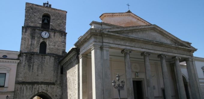 Isernia, La torre campanaria della Cattedrale