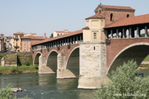 Pavie, pont couvert