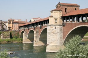 Pavie, pont couvert