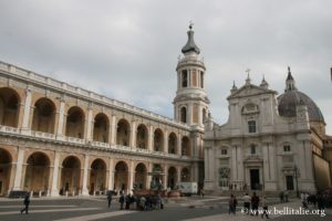 Piazza della Madonna, Loreto