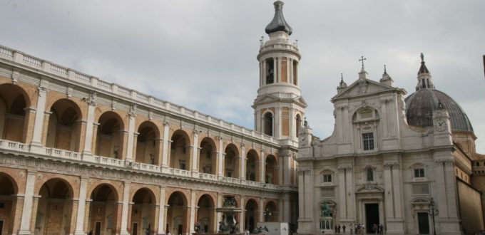 Piazza della Madonna, Loreto