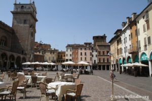 piazza-delle-erbe-mantova_0676