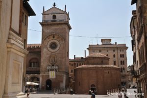 piazza-delle-erbe-mantova_0693