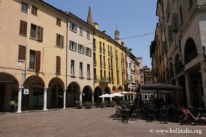 foto piazza-guglielmo-marconi-mantova_0717