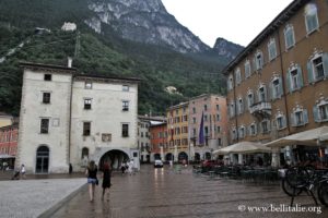 piazza-iii-novembre-riva-del-garda_9575