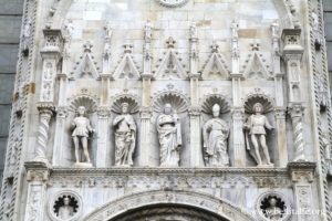 statues-facade-cathedrale-de-come_8205