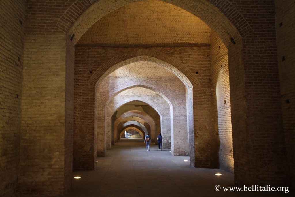 strada-coperta-palazzo-ducale-vigevano_6599