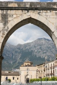 Sulmona, acquedotto medievale