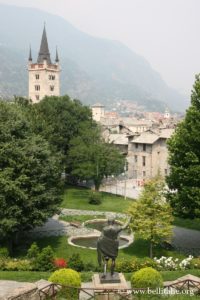 Fotografie di Susa, parco e chiesa