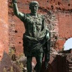 Statua di Giulio Cesare, Torino