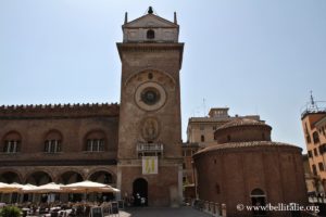 foto torre-dell-orologio-piazza-delle-erbe-mantova_0680