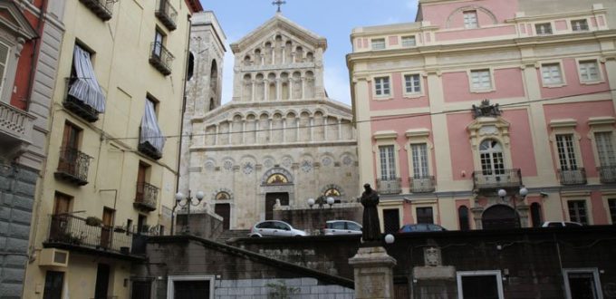 Piazza Carlo Alberto, Cagliari