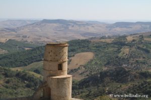 Tricarico, torre saracena