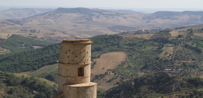 Tricarico, torre saracena