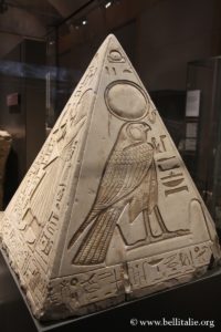 photo pyramidion-di-ramose-museo-egizio-torino_6012