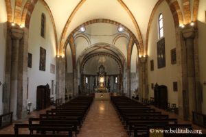 foto dell interno-navata--basilica-san-nazario-milano_7499