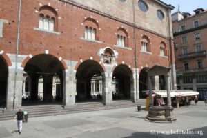 foto palazzo-della-ragione-piazza-mercanti-milano_7418