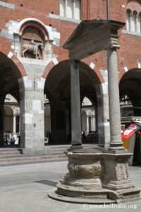 pozzo-piazza-mercanti-milano_7419