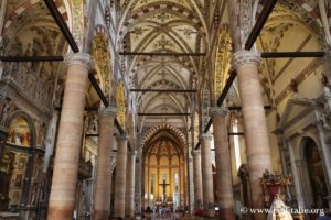 photo de la Basilique Sainte-Anastasie de vérone, intérieur