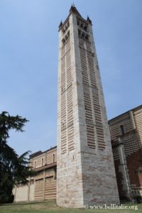 foto del campanile di san zeno