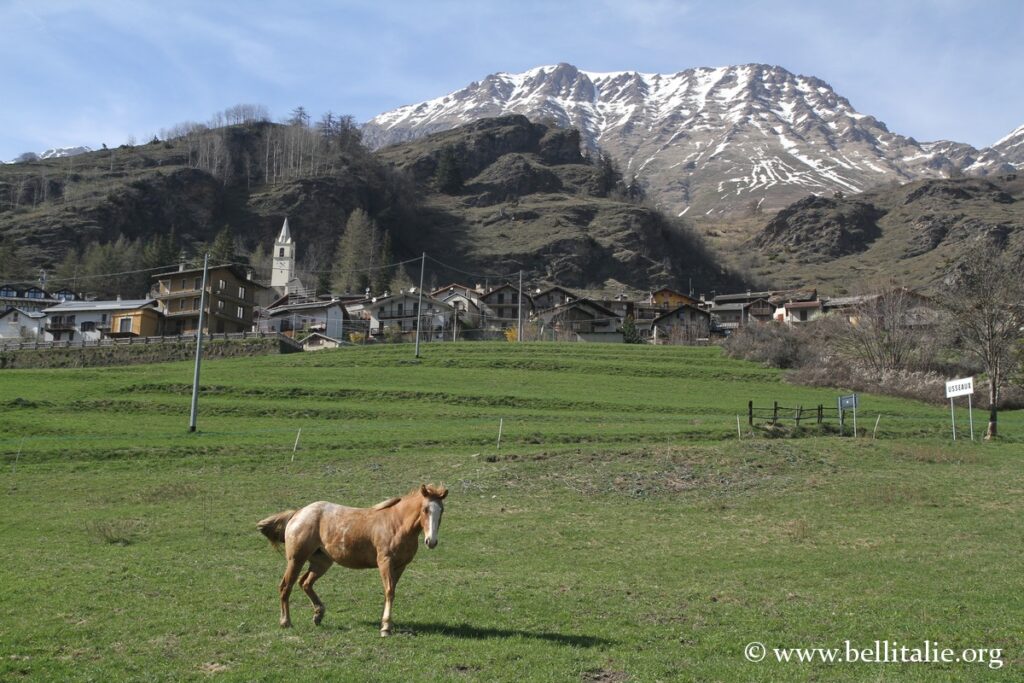 Photo du village d'Usseaux